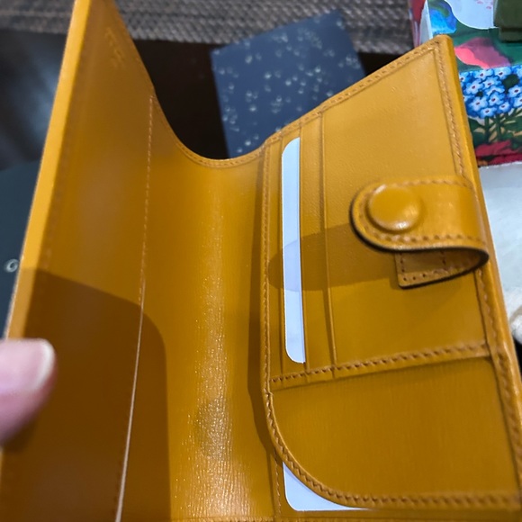 Authentic Gucci Passport wallet - Picture 3 of 3